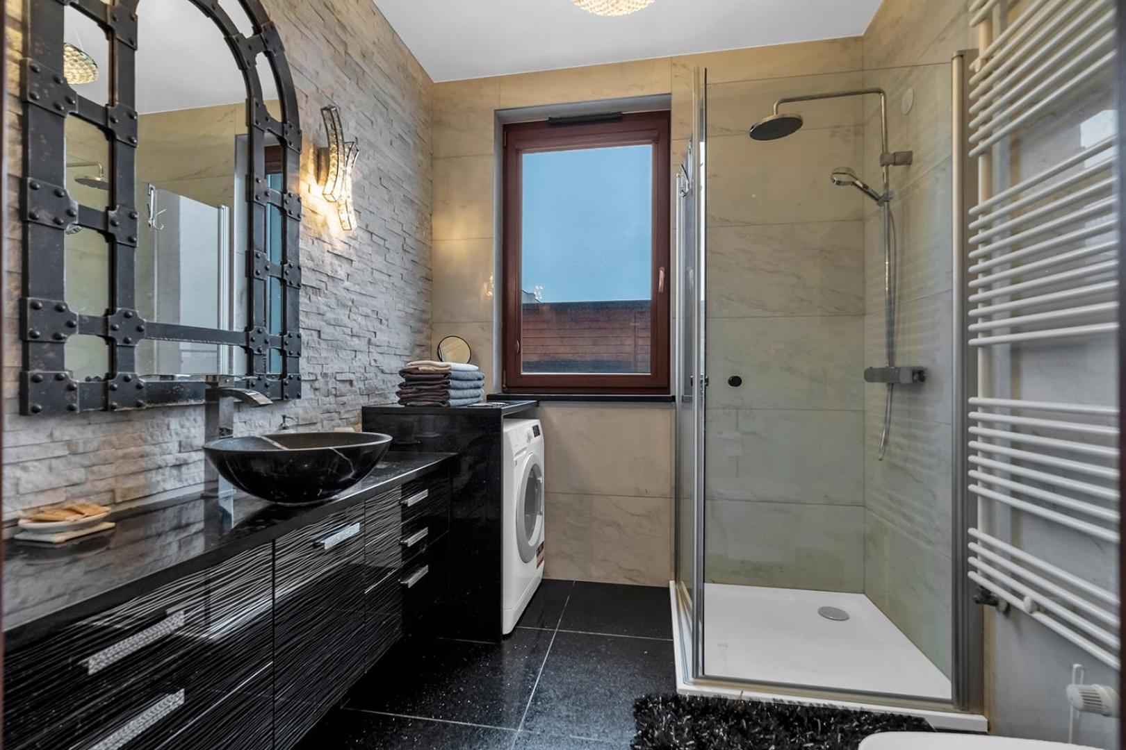 Apartament Sokratesa Business - 52m2 Terrace, Parking, Metro Nearby - By Rentujemy Warszawa