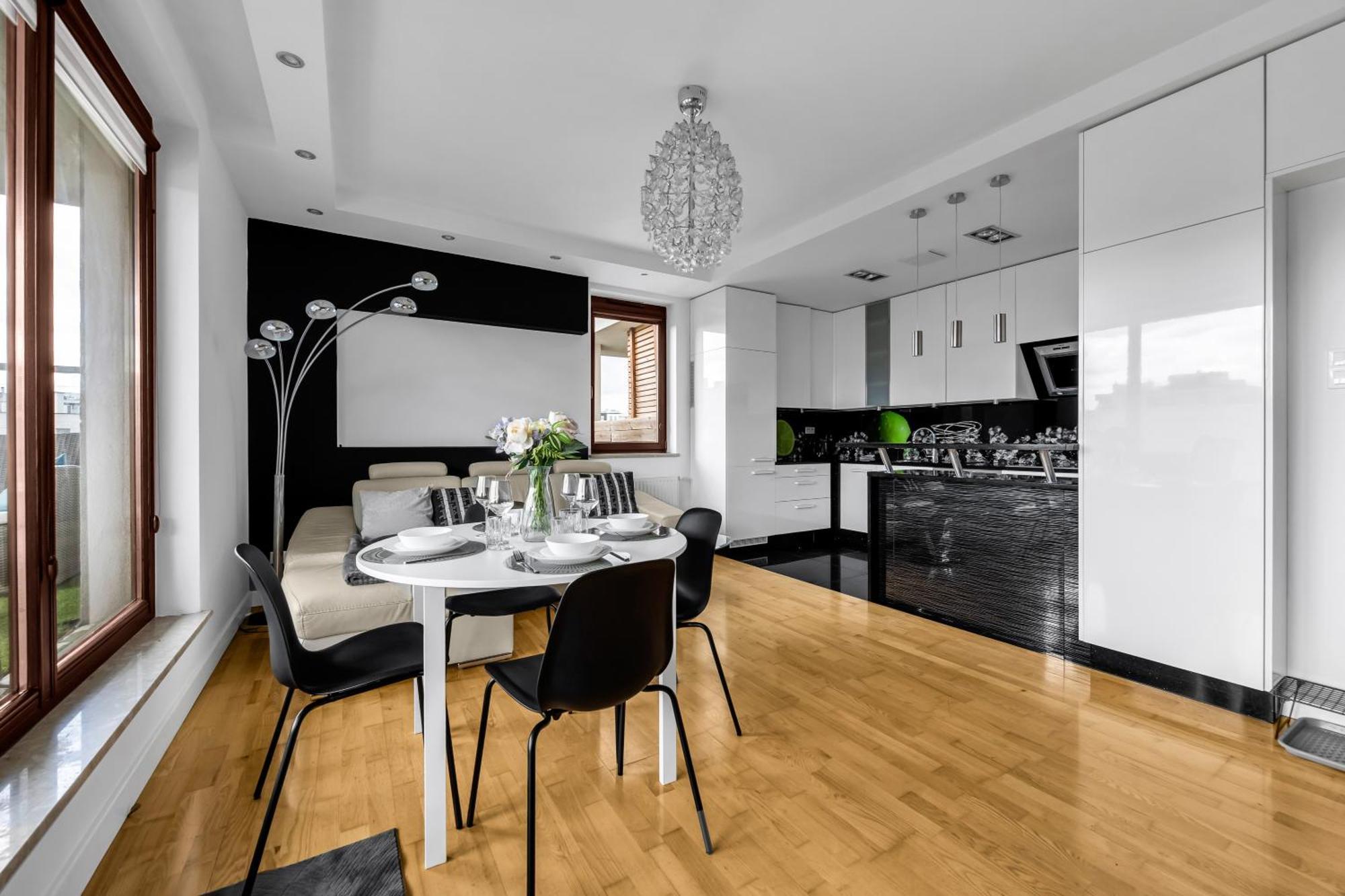 Apartament Sokratesa Business - 52m2 Terrace, Parking, Metro Nearby - By Rentujemy *