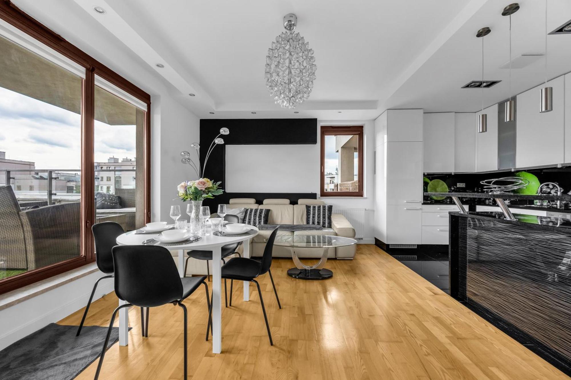 Apartament Sokratesa Business - 52m2 Terrace, Parking, Metro Nearby - By Rentujemy *