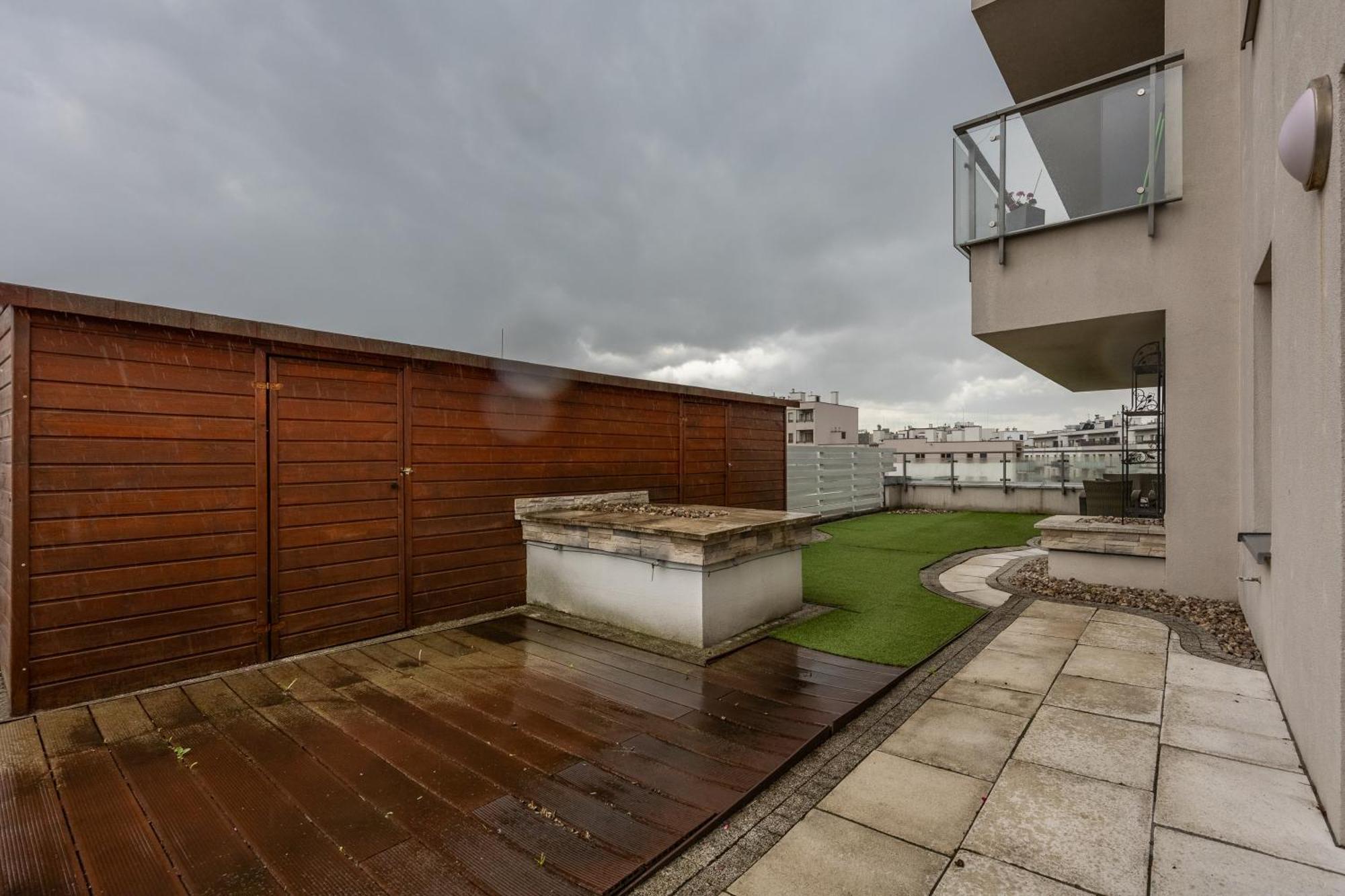 Apartament Sokratesa Business - 52m2 Terrace, Parking, Metro Nearby - By Rentujemy Warszawa
